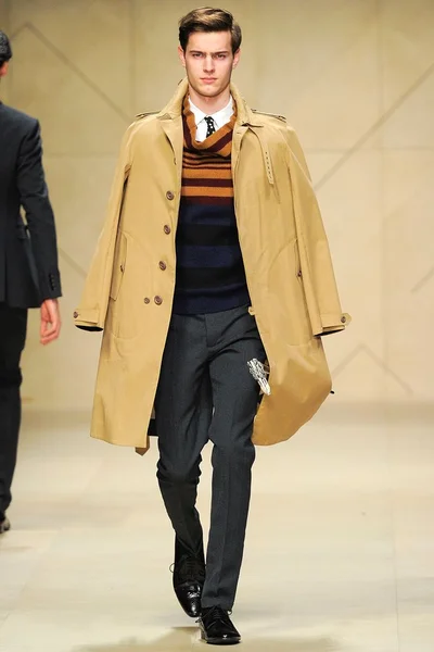 Look 14